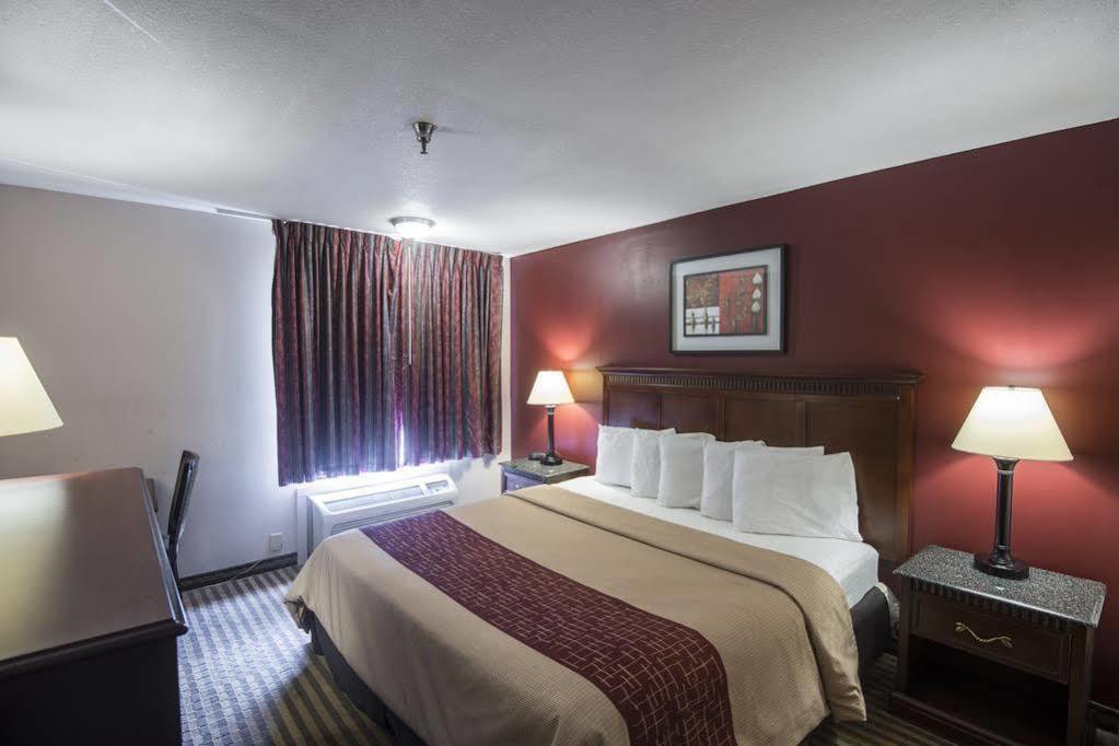 Rodeway Inn Fort Wayne Zewnętrze zdjęcie